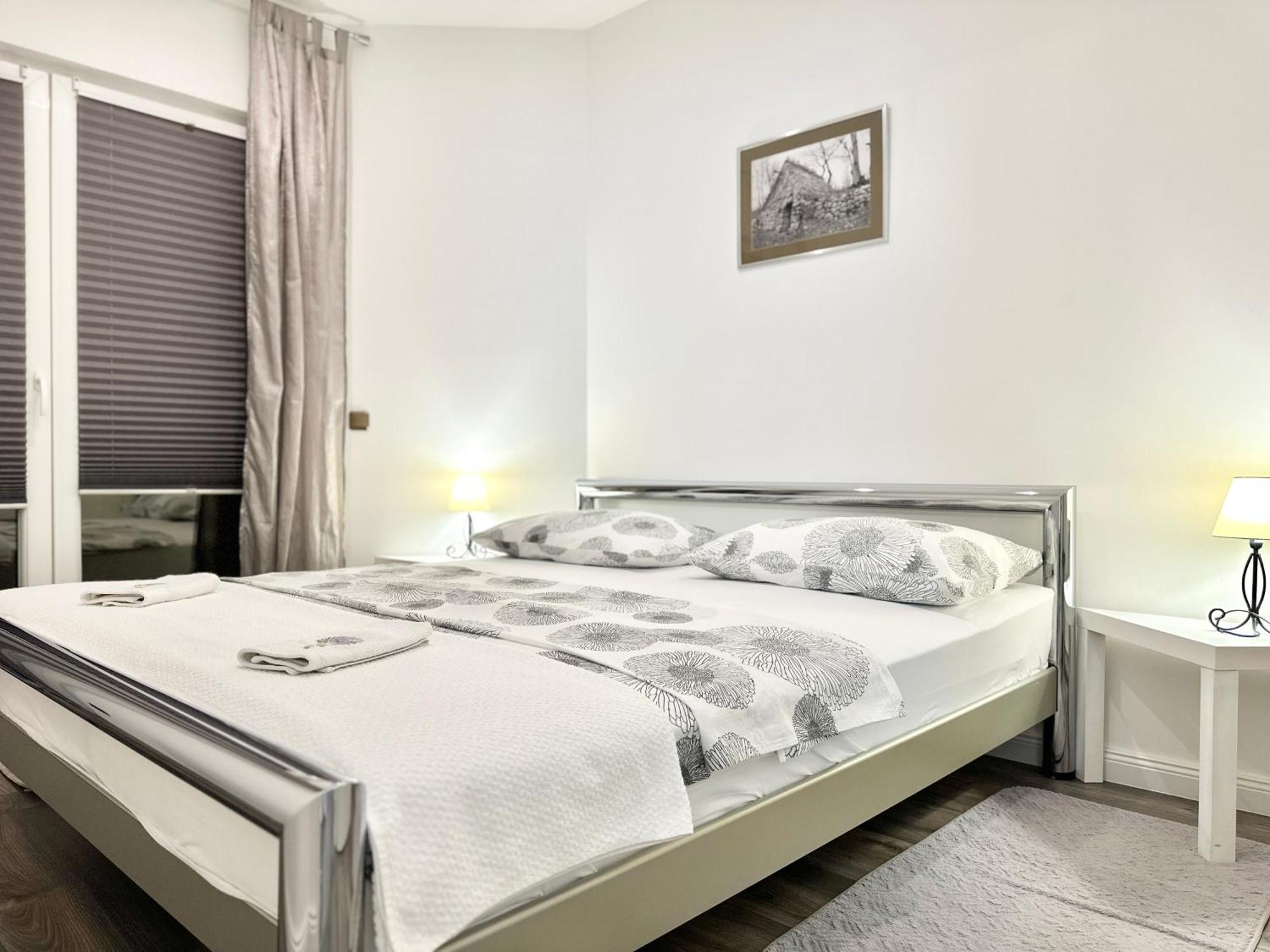 Kaštela Villa Andrijana - Exclusively Yours - Family Getaway With Private Pool מראה חיצוני תמונה